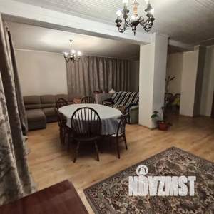 Дом 200м², 2-этажный, посуточно,