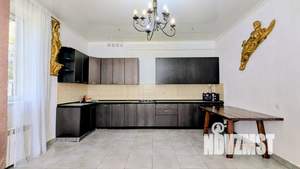 Дом 450м², 2-этажный, посуточно,