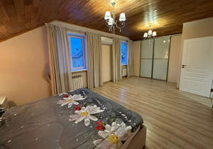 Дом 128м², 2-этажный, на длительный срок,