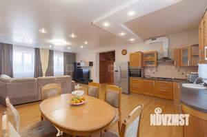 Дом 209м², 3-этажный, участок 5 сот.