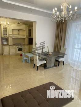 Таунхаус 329м², 2-этажный, участок 7 сот.