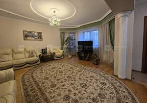 Дом 302м², 3-этажный, участок 0 сот.