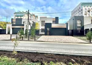 Дом 218м², 2-этажный, участок 4 сот.