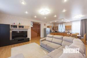 Дом 209м², 3-этажный, участок 5 сот.