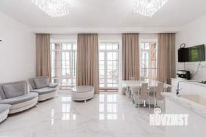 Дом 196м², 3-этажный, участок 10 сот.