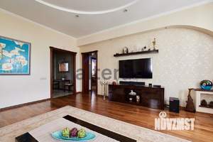 Коттедж 280м², 2-этажный, участок 9 сот.