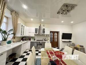 Дом 289м², 3-этажный, участок 5 сот.