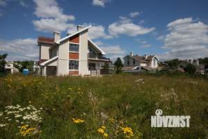 Дом 293м², 3-этажный, участок 13 сот.