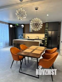 Дом 402м², 3-этажный, участок 7 сот.