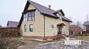 Коттедж 211м², 2-этажный, участок 10 сот.