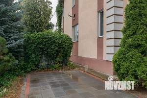 Таунхаус 114м², 3-этажный, участок 7 сот.