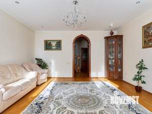 Коттедж 299м², 2-этажный, участок 6 сот.