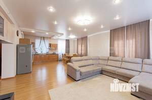 Дом 209м², 3-этажный, участок 5 сот.