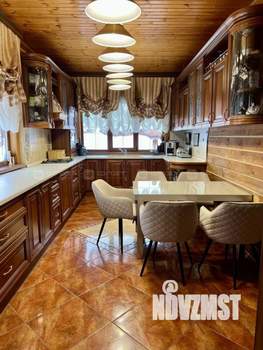 Дом 205м², 2-этажный, участок 10 сот.