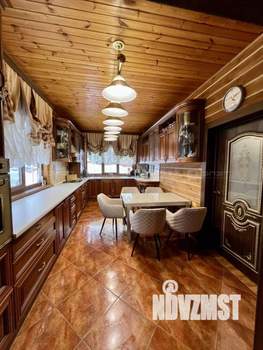 Дом 205м², 2-этажный, участок 10 сот.