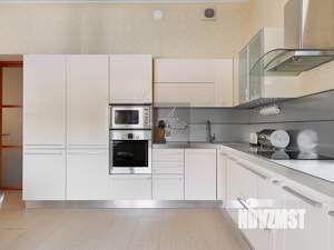 Дом 800м², 2-этажный, участок 18 сот.