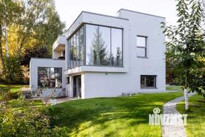 Дом 278м², 3-этажный, участок 15 сот.