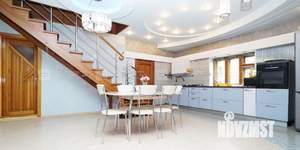 Дом 181м², 2-этажный, участок 7 сот.