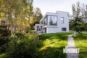 Дом 278м², 3-этажный, участок 15 сот.