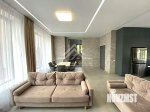 Дом 240м², 3-этажный, участок 5 сот.