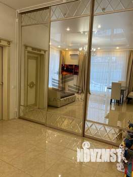 Таунхаус 329м², 2-этажный, участок 7 сот.