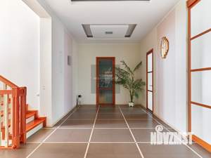 Дом 800м², 2-этажный, участок 18 сот.