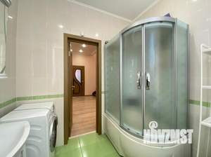 Таунхаус 180м&sup2;, 3-этажный, на длительный срок, 