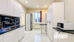 Дом 330м&sup2;, 2-этажный, посуточно, 