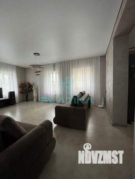 Дом 220м², 2-этажный, на длительный срок, 