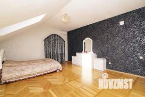 Дом 350м&sup2;, 2-этажный, посуточно, 