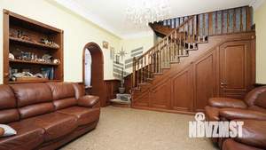 Дом 290м², 3-этажный, на длительный срок, 