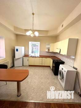 Дом 220м², 2-этажный, на длительный срок, 