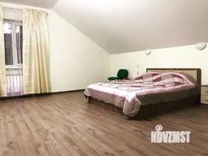 Коттедж 300м&sup2;, 3-этажный, на длительный срок, 