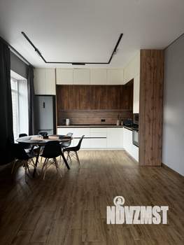 Дом 200м&sup2;, 2-этажный, посуточно, 