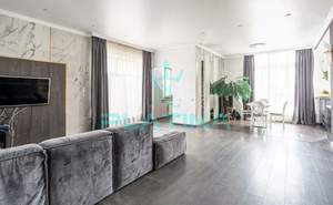 Дом 300м&sup2;, 3-этажный, на длительный срок, 