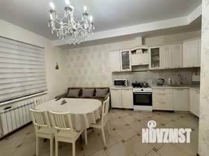 Дом 220м&sup2;, 2-этажный, посуточно, 