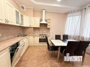 Таунхаус 180м², 3-этажный, на длительный срок, 