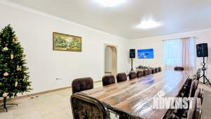 Дом 240м&sup2;, 2-этажный, посуточно, 