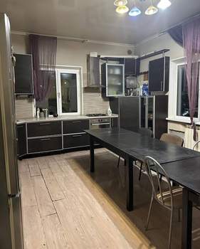 Дом 240м², 2-этажный, на длительный срок, 