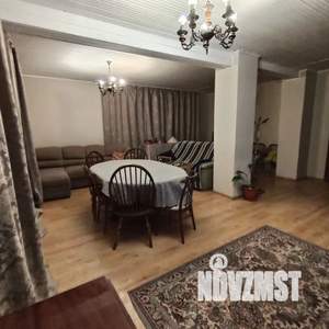 Дом 200м&sup2;, 2-этажный, посуточно, 