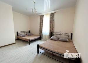 Дом 307м&sup2;, 2-этажный, посуточно, 