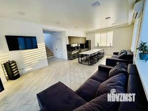 Дом 225м&sup2;, 2-этажный, на длительный срок, 