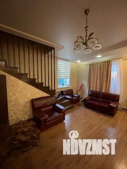 Дом 220м&sup2;, 2-этажный, посуточно, 