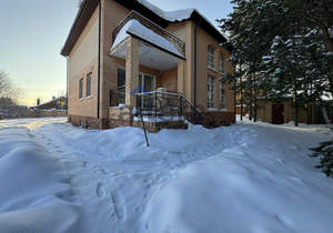 Дом 290м&sup2;, 2-этажный, на длительный срок, 