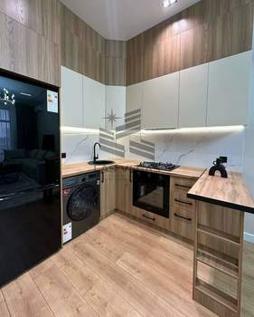 Дом 272м², 3-этажный, на длительный срок, 