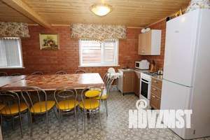 Дом 280м&sup2;, 2-этажный, на длительный срок, 