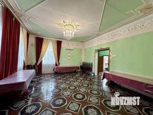 Дом 1000м&sup2;, 3-этажный, посуточно, 