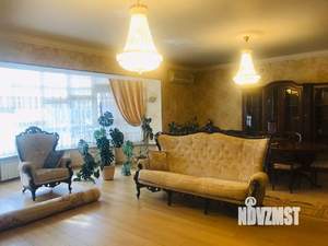 Таунхаус 300м&sup2;, 2-этажный, на длительный срок, 