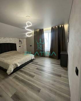 Дом 220м², 2-этажный, на длительный срок, 