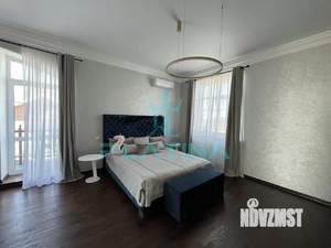 Дом 180м&sup2;, 2-этажный, на длительный срок, 